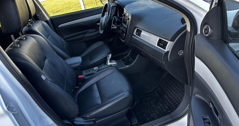 Mitsubishi Outlander cena 58999 przebieg: 226361, rok produkcji 2013 z Piaseczno małe 704